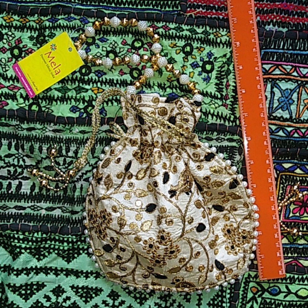 Handcrafted Ethnic Embroidered India Pouch - Picture 8 of 8